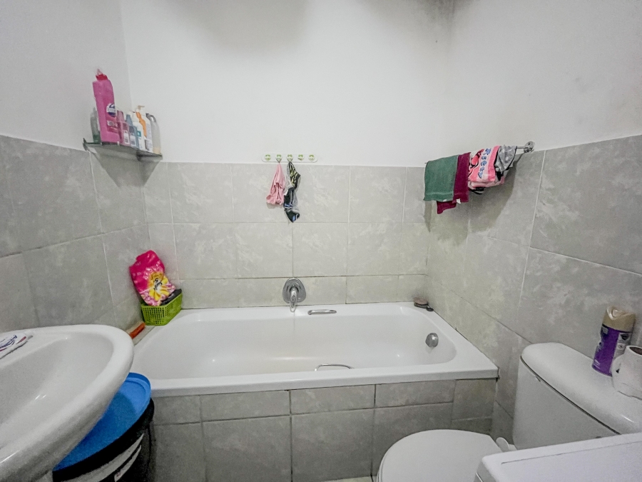 2 Bedroom Property for Sale in Maitland Western Cape